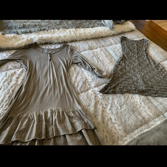 Italian dress, two pieces, only worn once - Picture 3 of 3